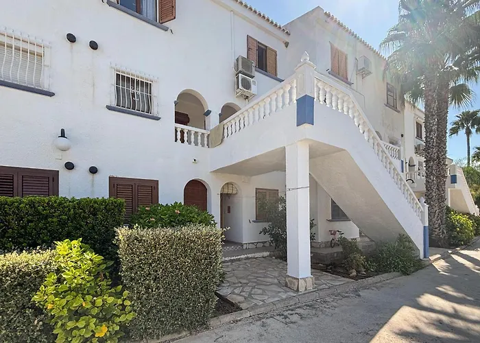 2 Bedroom Beautiful In Apartment *
